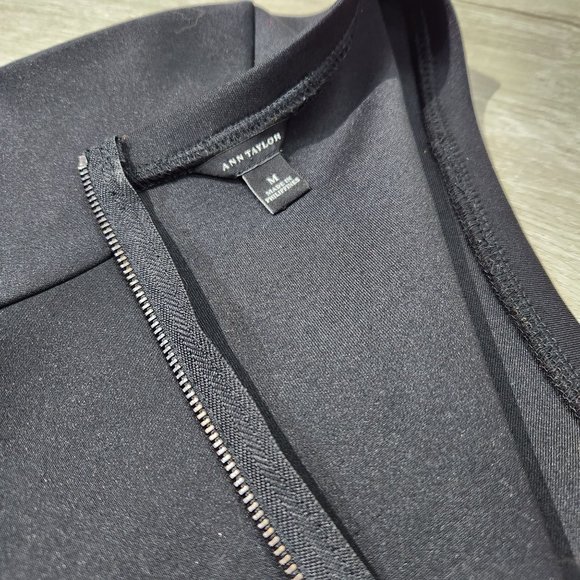 Ann Taylor Black Quilted Skirt Short Sleeve Shift Mini Dress Women's Size M - Picture 7 of 14